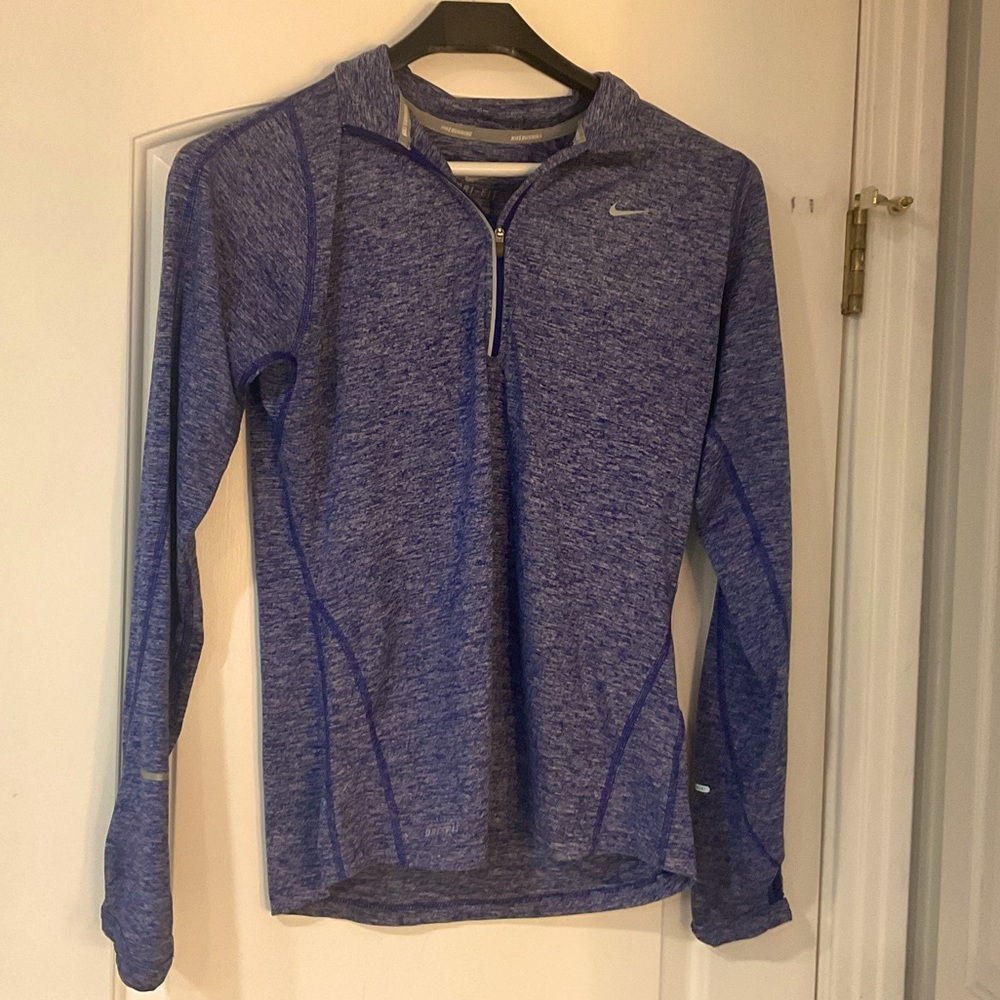 NIKE long sleeve top